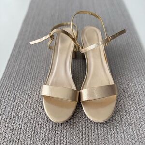 DB Studio Gold Metallic Ankle Strap Block Heel Dressy Sandals Heels Sz 9